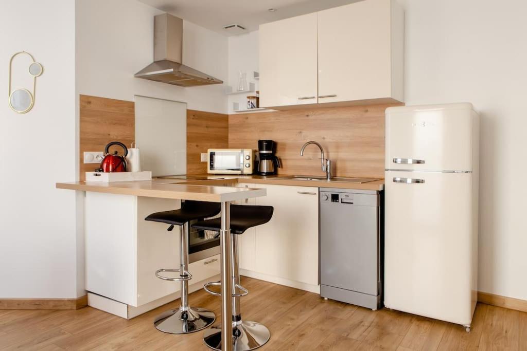 Maison Tourangelle Chic & Cosy Avec Cour Tours Esterno foto