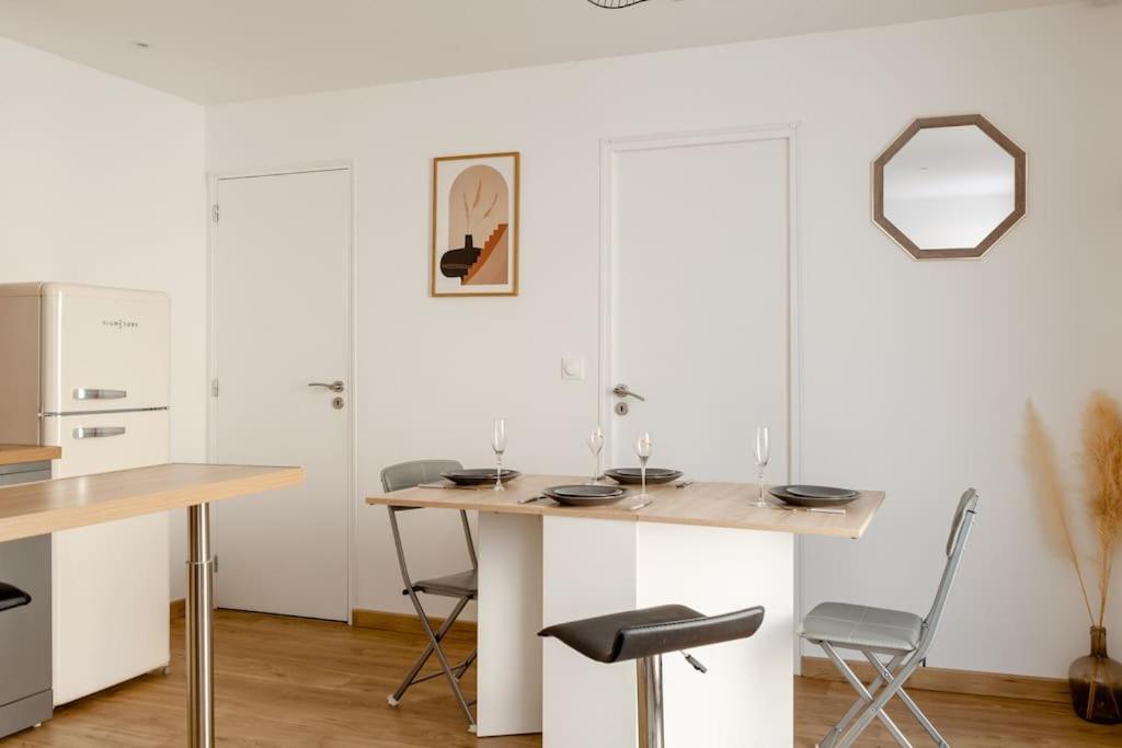 Maison Tourangelle Chic & Cosy Avec Cour Tours Esterno foto