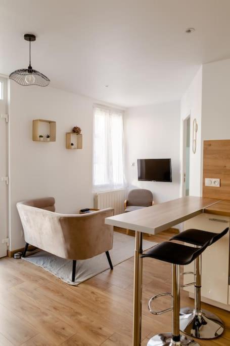 Maison Tourangelle Chic & Cosy Avec Cour Tours Esterno foto